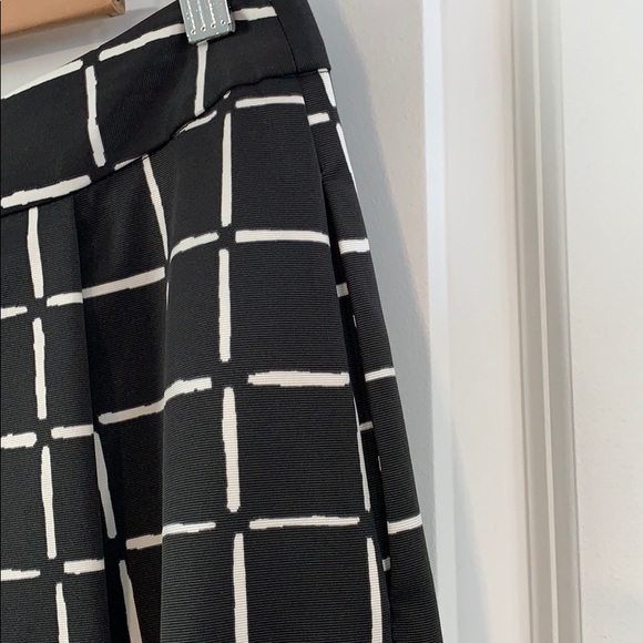 REMOVING ITEM FROM POSH ON APRIL 30 
High Waisted Skirt - Picture 3 of 4